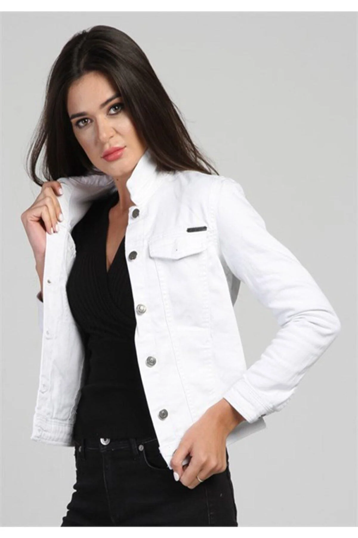 White denim jacket for versatile everyday wear