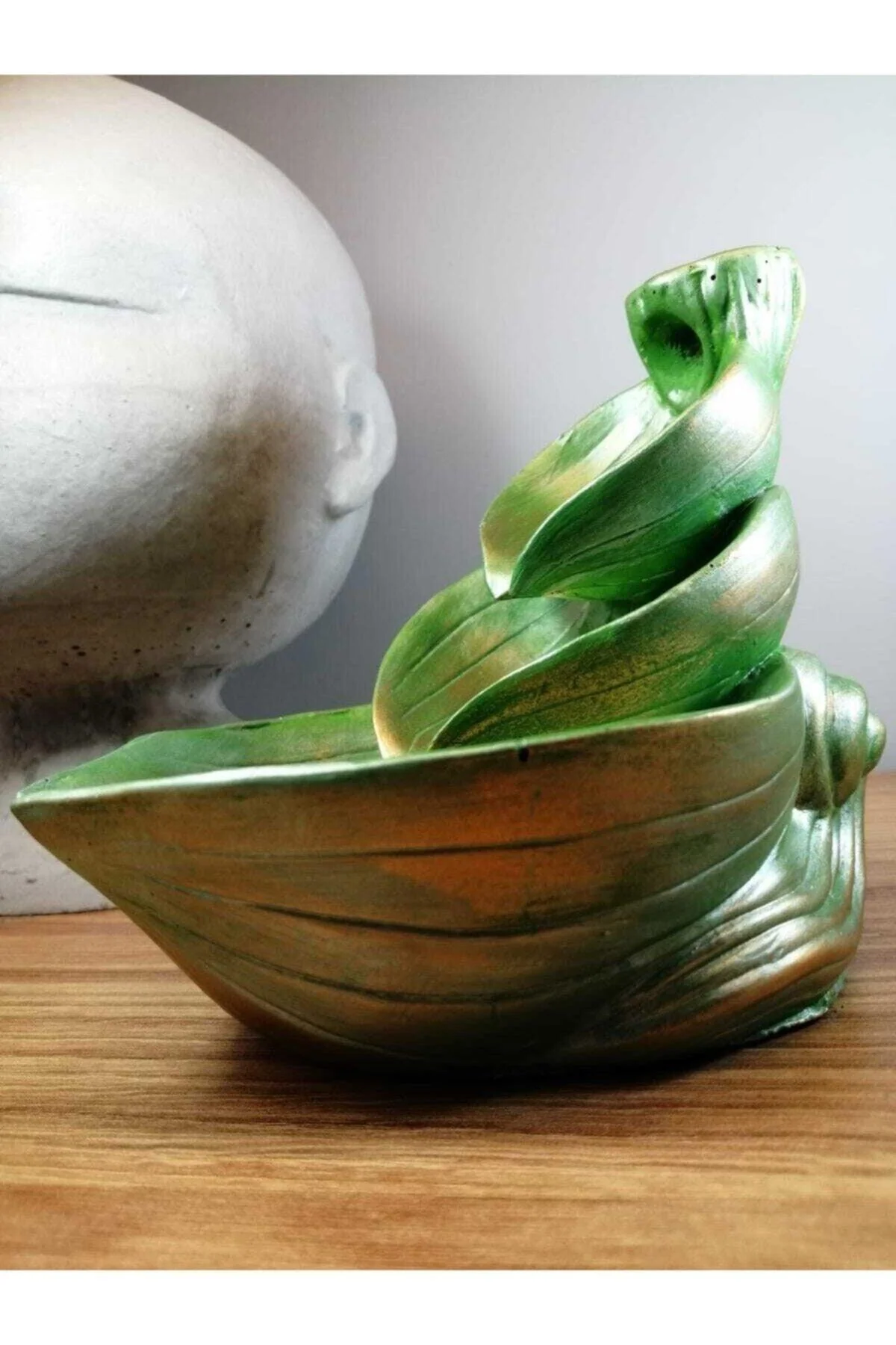 Green Backflow Incense Holder – 21 cm with Conical Incense