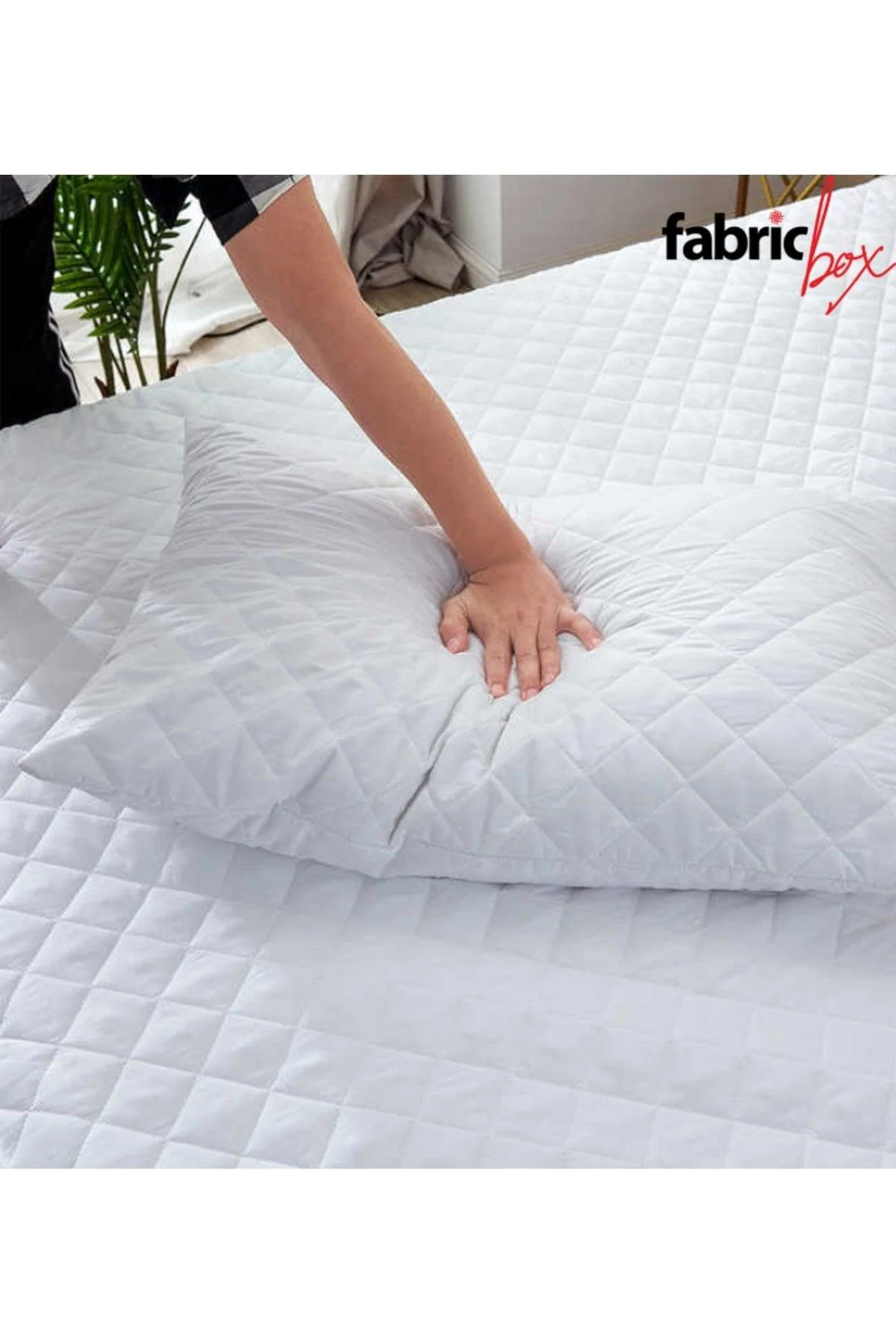 Zippered Pillow Protector for 50x70 Pillows - Breathable and Waterproof